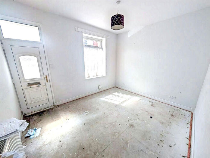 2 Bedroom Detached House For Sale In Durham Street, Kingston Upon Hull, Hull, East Riding Of Yorkshire, HU8