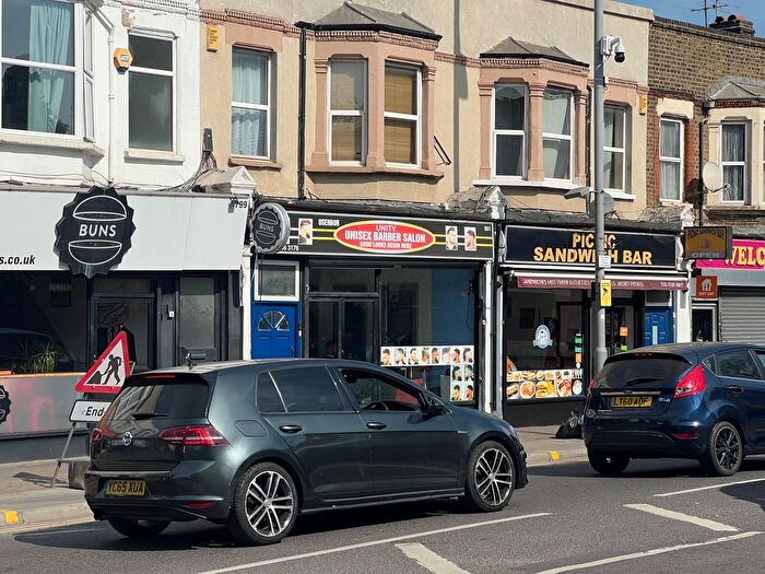 Studio To Rent In Forest Road, Walthamstow, E17