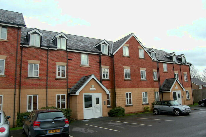 2 Bedroom Apartment To Rent In Clifton Park Clifton Manchester Greater Manchester, M27
