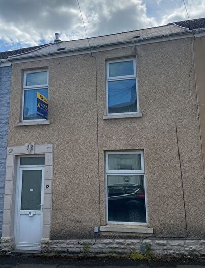 2 Bedroom Terraced House To Rent In Helens Road, Penrhiwtyn, SA11