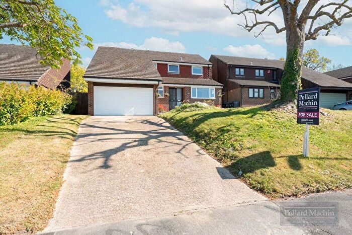 4 Bedroom Detached House For Sale In Ridge Langley, Sanderstead, CR2