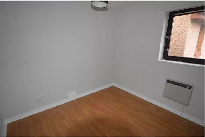 2 Bedroom Flat To Rent In Arklay Court, Dundee, DD3