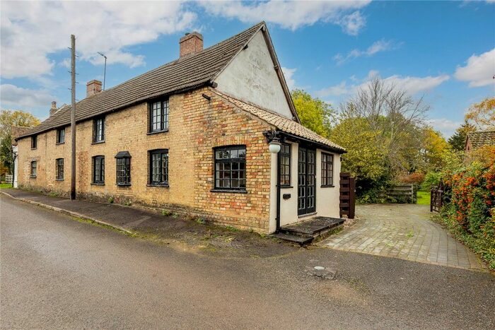 4 Bedroom Detached House For Sale In Bridle End, Yelling, St Neots, Cambridgeshire PE19