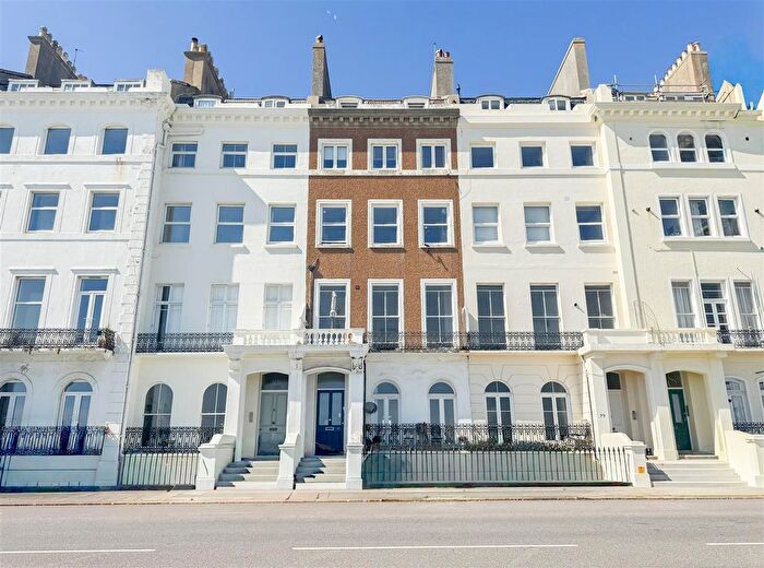 2 Bedroom Flat For Sale In Marina, St. Leonards-On-Sea, TN38