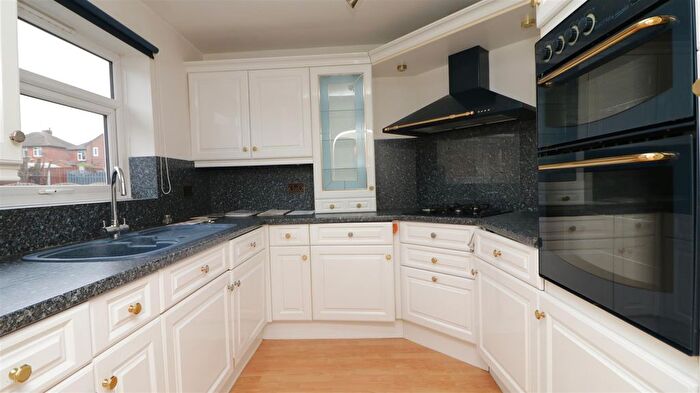 2 Bedroom Detached Bungalow For Sale In Sandalwood Rise, Swinton, Mexborough, S64