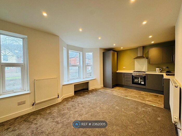2 Bedroom Maisonette To Rent In West Wycombe Road, High Wycombe, HP12