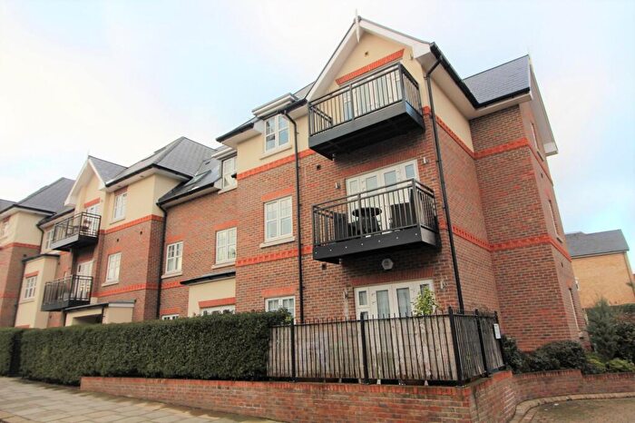 3 Bedroom Apartment To Rent In Chelmsford Road, Southgate, N14