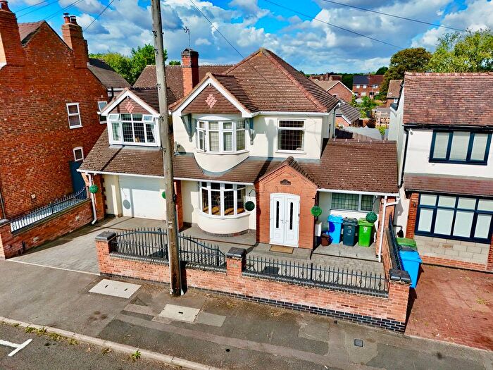 4 Bedroom Detached House For Sale In Walsall Road, Great Wyrley, WS6