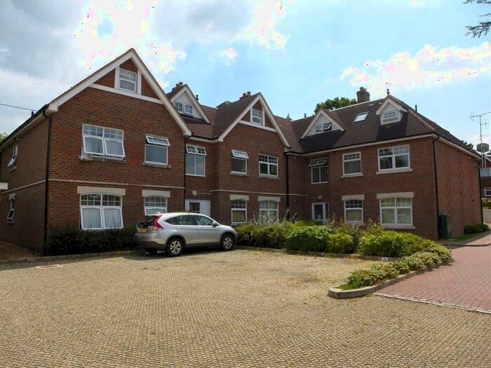 2 Bedroom Flat To Rent In Deerbrook, Dunstall Avenue, Burgess Hill, West Sussex, RH15