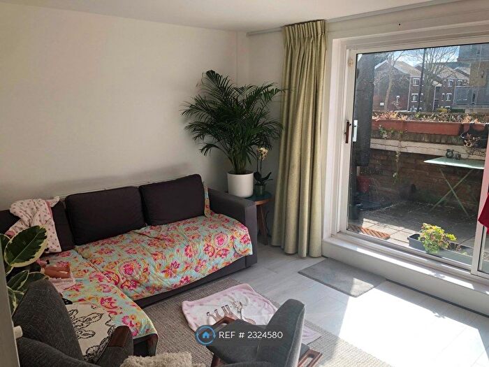 2 Bedroom Maisonette To Rent In Corporation Street, London, N7