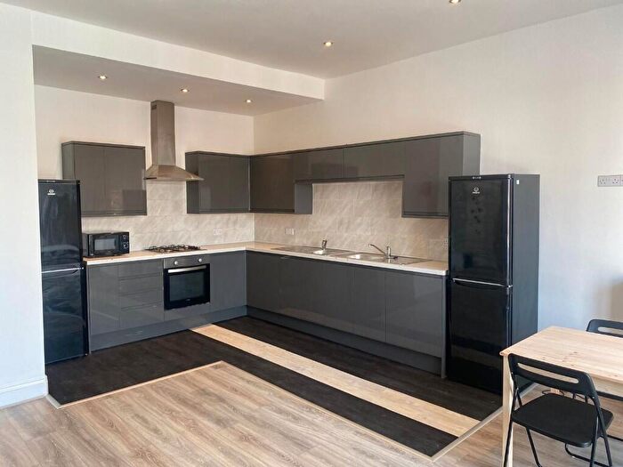 6 Bedroom Terraced House To Rent In Osborne Road, Portsmouth, Hampshire, PO5