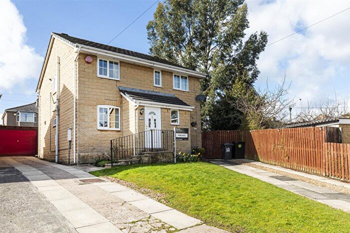 2 Bedroom Semi Detached House For Sale In Rutland Road, Longwood, Huddersfield, HD3