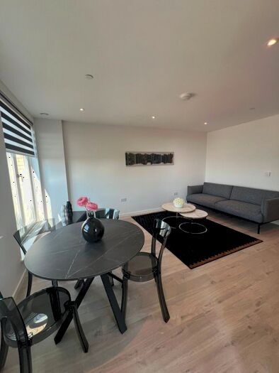 2 Bedroom Flat To Rent In Leopold Road, London, N18