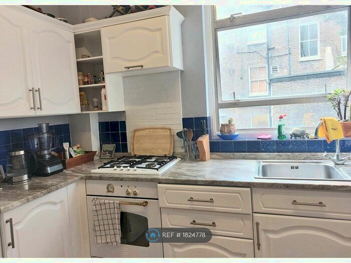 2 Bedroom Flat To Rent In West Kensington, London, W14