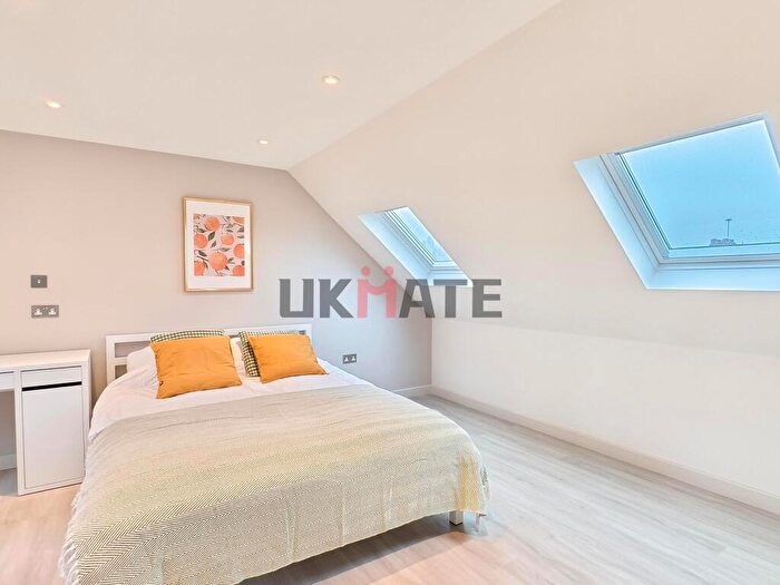 1 Bedroom Flat To Rent In Bisson Road, E15