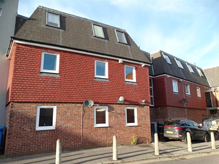 1 Bedroom Flat To Rent In Church Walk Mews, Burgess Hill, West Sussex, RH15
