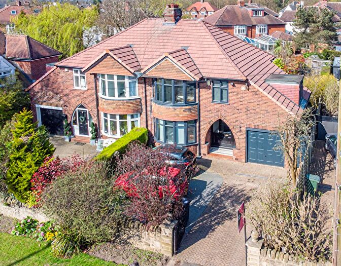 4 Bedroom Semi-Detached House For Sale In Wetherby Road, Leeds, LS17