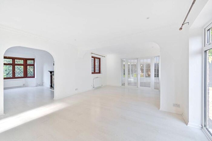 4 Bedroom Detached House For Sale In Minton Rise, Taplow, Maidenhead, SL6