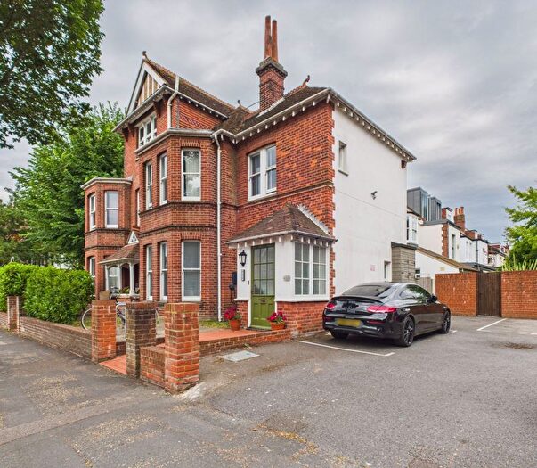 1 Bedroom Flat For Sale In Ground Floor Flat, Sackville Road, Hove, BN3