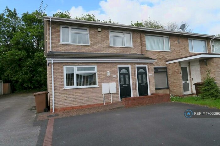 2 Bedroom Maisonette To Rent In Rowood Drive, Solihull, B92