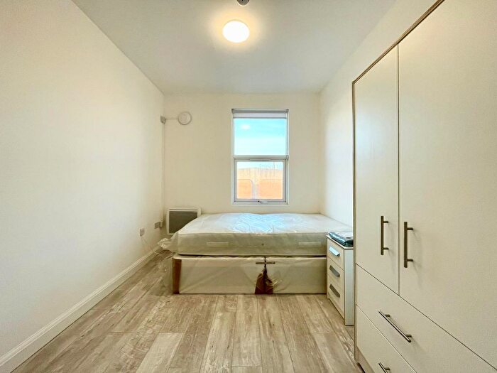 1 Bedroom Studio To Rent In Shelbourne Road, London, N17