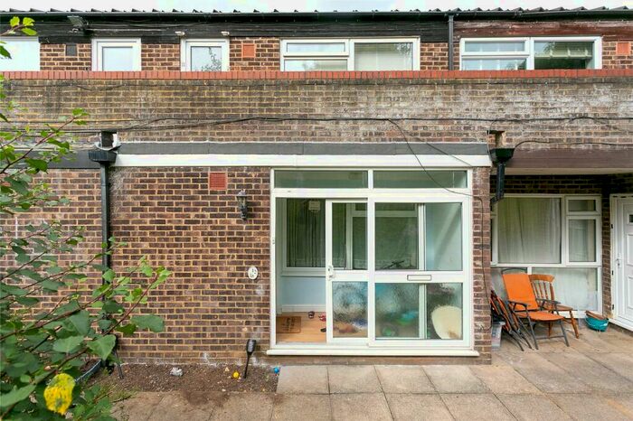 2 Bedroom Apartment To Rent In Royal Court, Hemel Hempstead, HP3