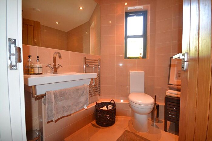 2 Bedroom Apartment To Rent In Carlingford House, Gosbrook Road, Caversham, Reading, RG4