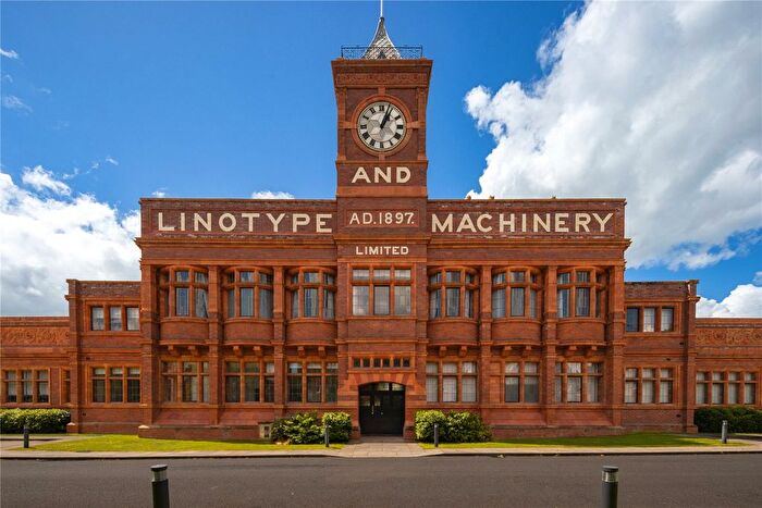 2 Bedroom Flat For Sale In Lawrence Road, Altrincham, Greater Manchester, WA14