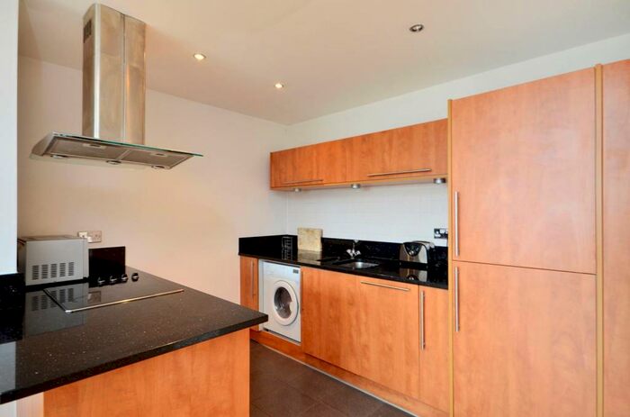 3 Bedroom Flat To Rent In Regents Park Road, Chalk Farm, London, NW1