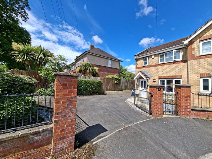 3 Bedroom Semi-Detached House For Sale In Fretson Close, Sheffield, S2