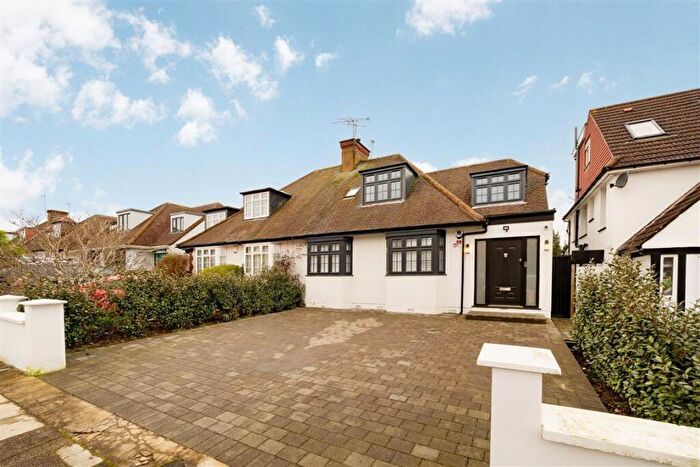 4 Bedroom Bungalow For Sale In Sanderstead Avenue, Cricklewood, NW2