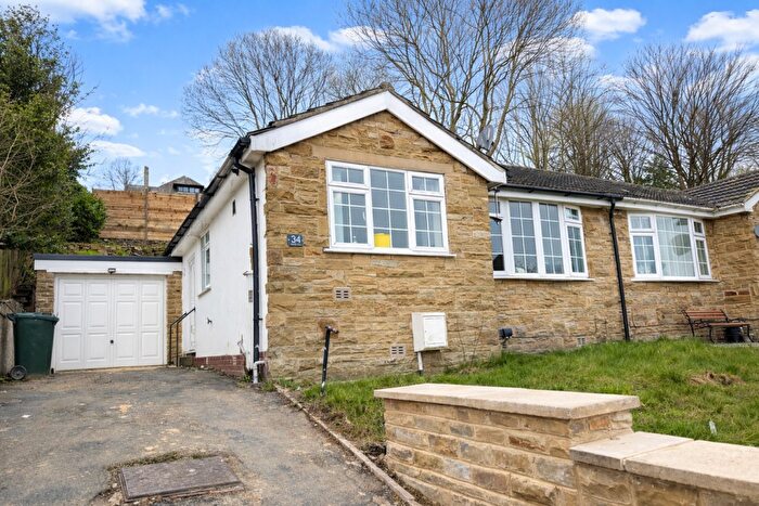 2 Bedroom Bungalow To Rent In Aireville Rise, Bradford, BD9