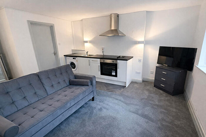 1 Bedroom Flat To Rent In W Apart Hotel, Rochdale Road, Oldham, Lancashire, OL3