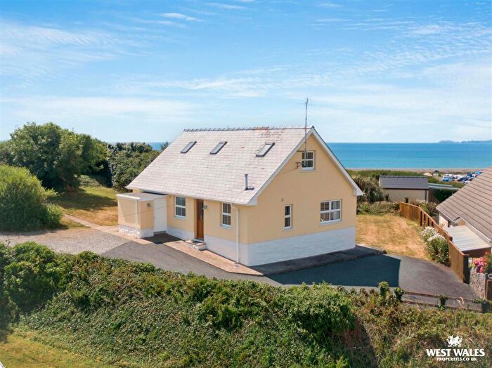 3 Bedroom Detached Bungalow For Sale In Wood Village, Newgale, SA62