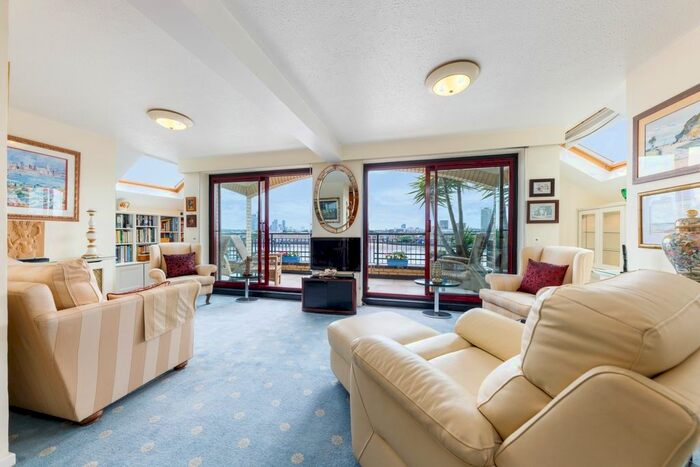 2 Bedroom Flat To Rent In Wapping High Street, London, E1W