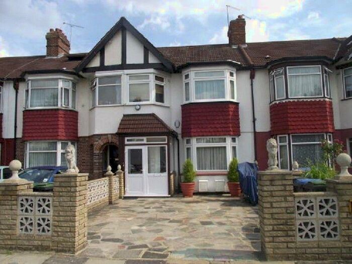 1 Bedroom Flat To Rent In Connaught Gardens, London, N13