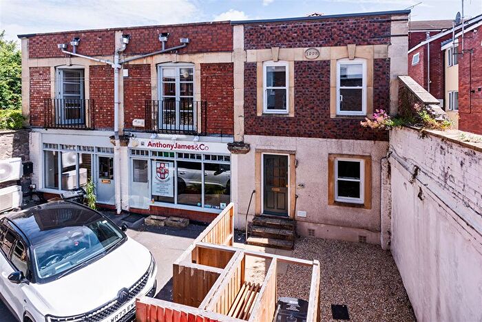 4 Bedroom Mews To Rent In Cotham Hill, Bristol, BS6