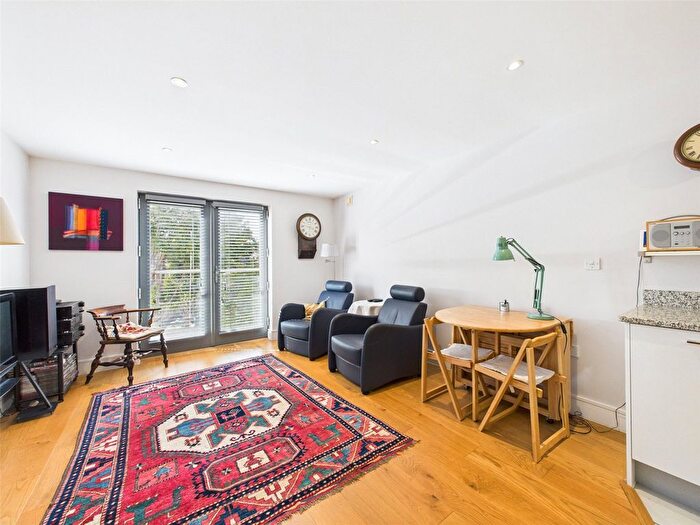 2 Bedroom Flat To Rent In St Margarets Road, St Margarets, TW1