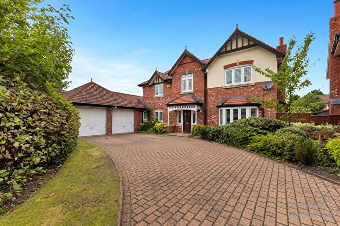 4 Bedroom Detached House For Sale In Hendon Close, Wilmslow, SK9