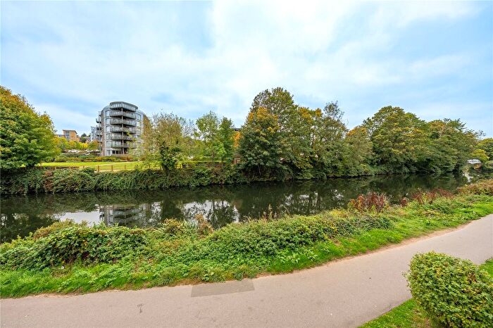 2 Bedroom Flat For Sale In Clifford Way, Maidstone, ME16