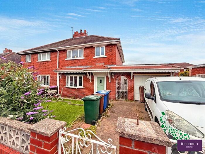 3 Bedroom Semi-Detached House For Sale In Rose Grove, Wombwell, Barnsley, S73