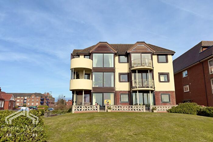 2 Bedroom Apartment For Sale In Flat, Links Court, South Promenade, Lytham St. Annes, Lancashire, FY8