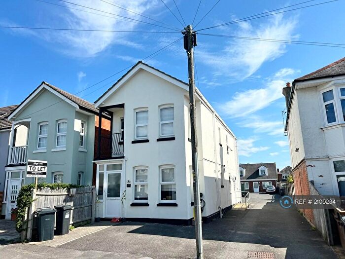 3 Bedroom Semi-Detached House To Rent In Fenton Road, Bournemouth, BH6