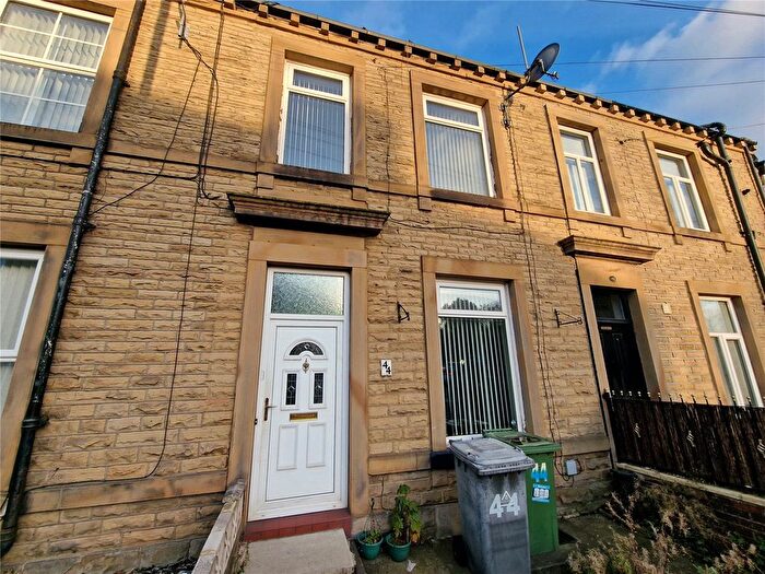 5 Bedroom Terraced House To Rent In Blakeridge Lane, Batley, West Yorkshire, WF17