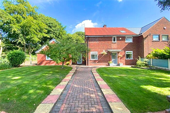 4 Bedroom Semi-Detached House For Sale In Broad Road, Sale, M33