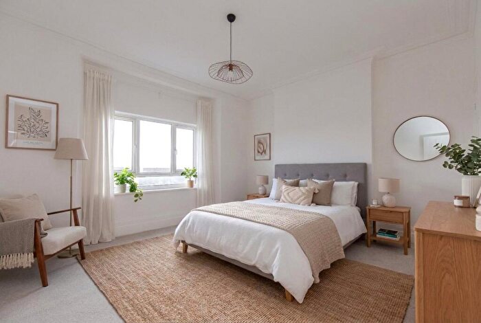 3 Bedroom Apartment For Sale In Ambrose Road, Bristol, BS8