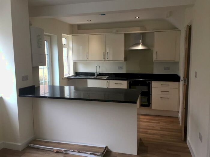 3 Bedroom Semi-Detached House To Rent In Easby Close, Ilkley, LS29