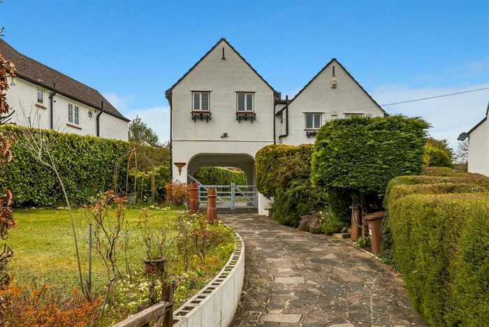 4 Bedroom Detached House To Rent In Kingswood Road, Tadworth, KT20