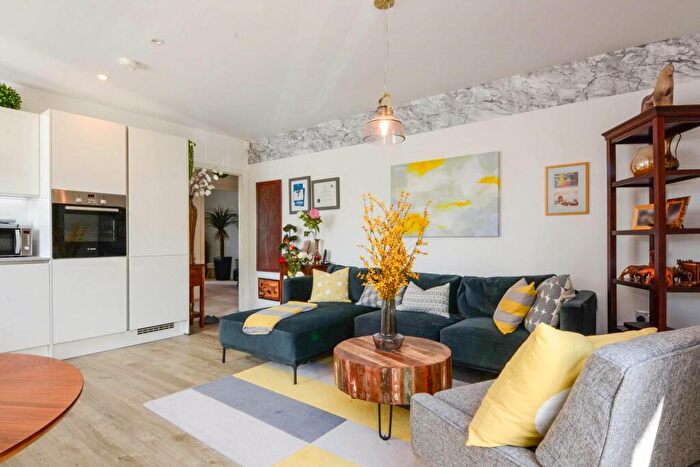 2 Bedroom Apartment To Rent In Barnes Wallis Way, Bricket Wood, St. Albans, AL2