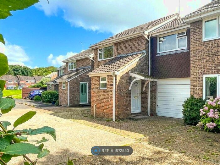 3 Bedroom Terraced House To Rent In Tyrrells Court, Christchurch, BH23